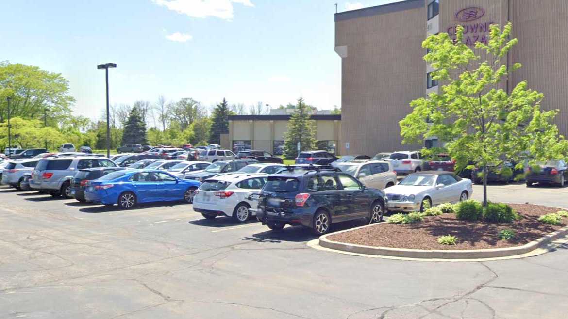 Crowne Plaza MKE Airport Parking Way