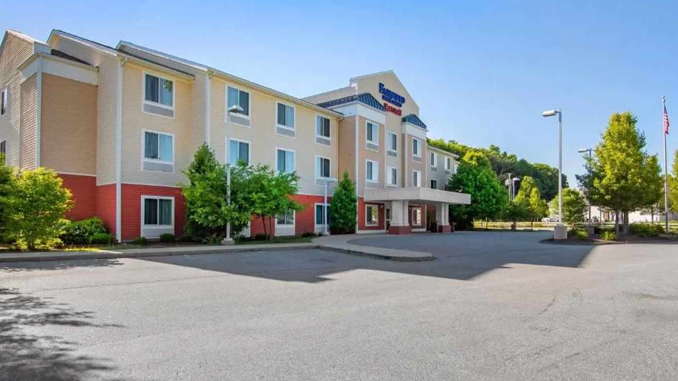 Reserve Fairfield Inn Hooksett MHT Airport Parking