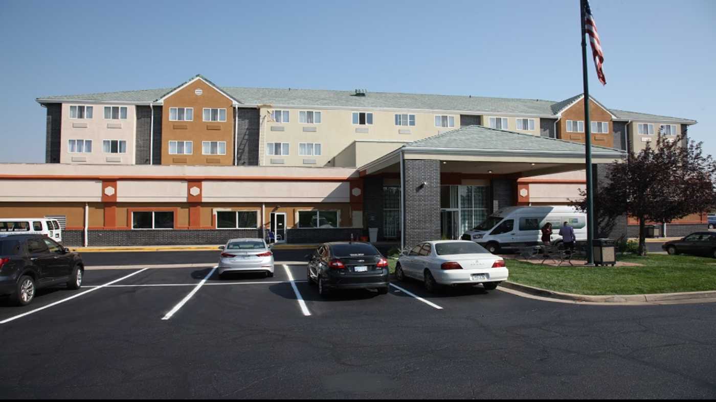 Quality Inn and Suites Gateway DEN Airport Parking | Way
