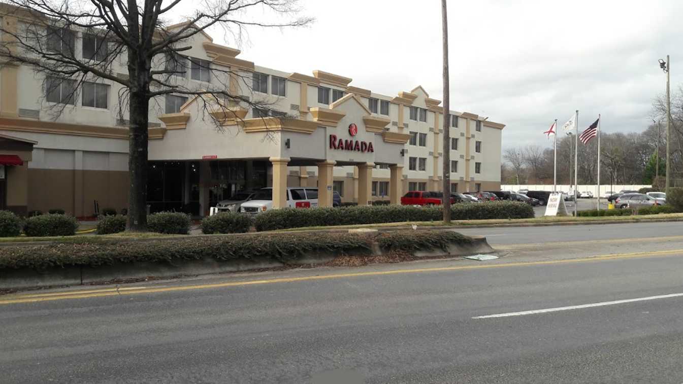 Book Hourly Parking in Ramada Airport Parking - Birmingham (BHM) Airport Hotel