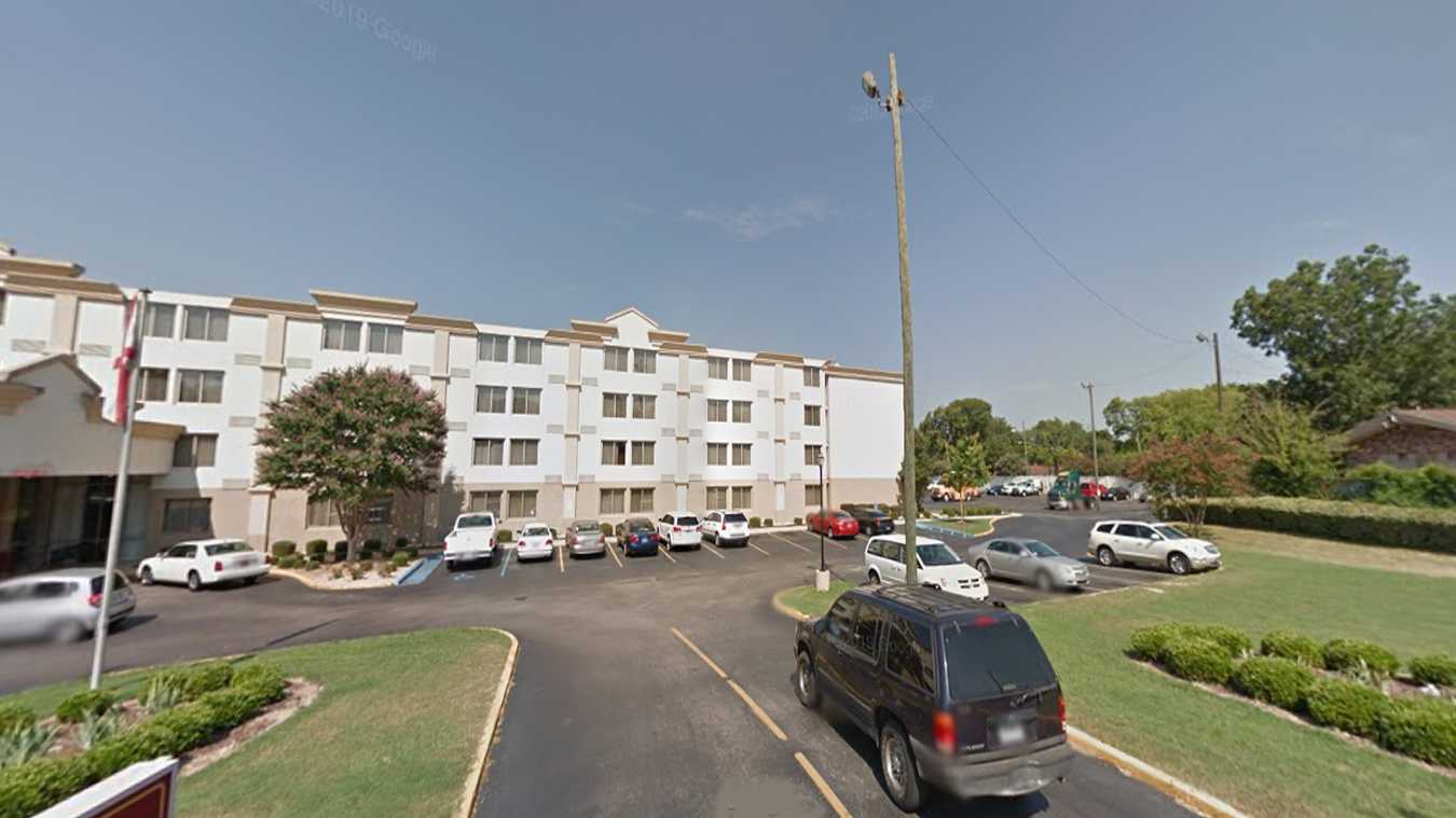 Book Hourly Parking in Ramada Airport Parking - Birmingham (BHM) Airport Hotel