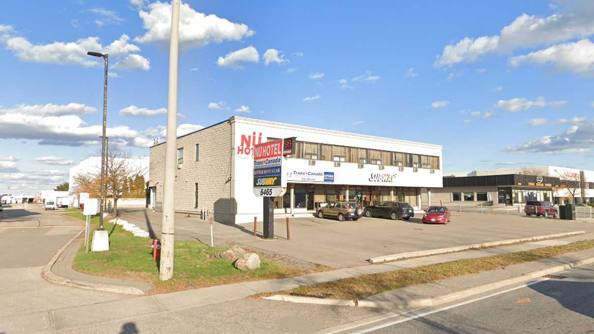 NU Hotel YYZ Airport Parking Way