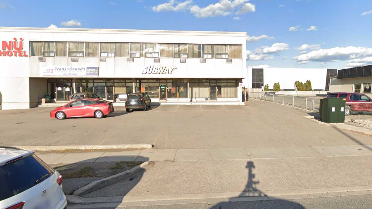 NU Hotel YYZ Airport Parking Way