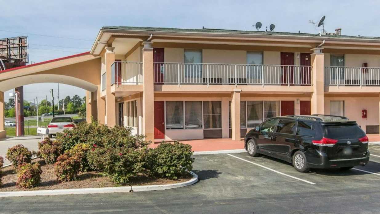 Reserve 2375 Delk Rd SE Parking | Book and Save | Way.com