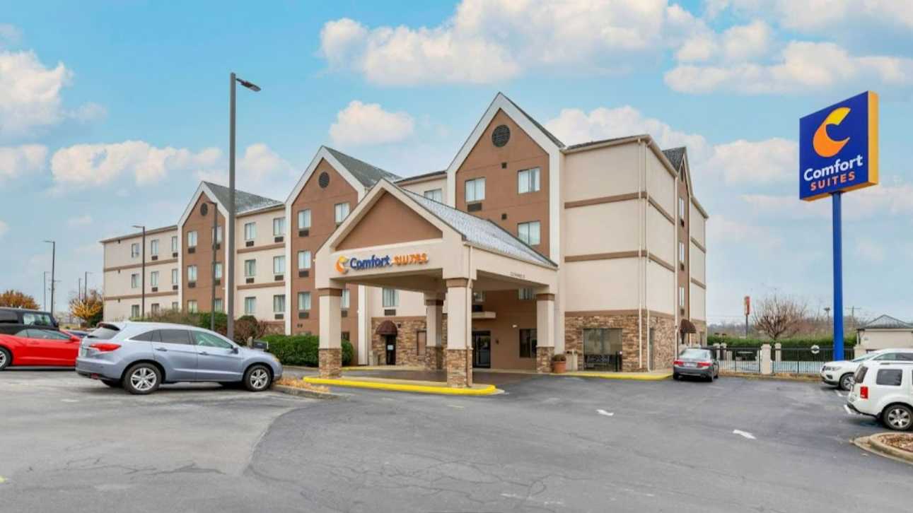 Reserve 3118 Browns Mill Rd Parking Book and Save