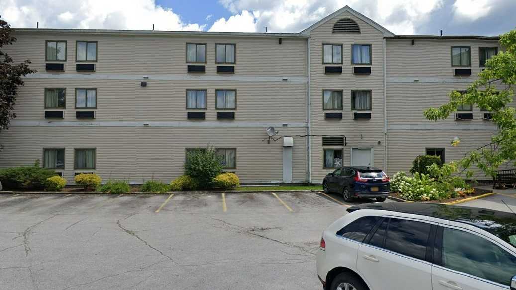 Reserve 19 Allen St Parking Book and Save