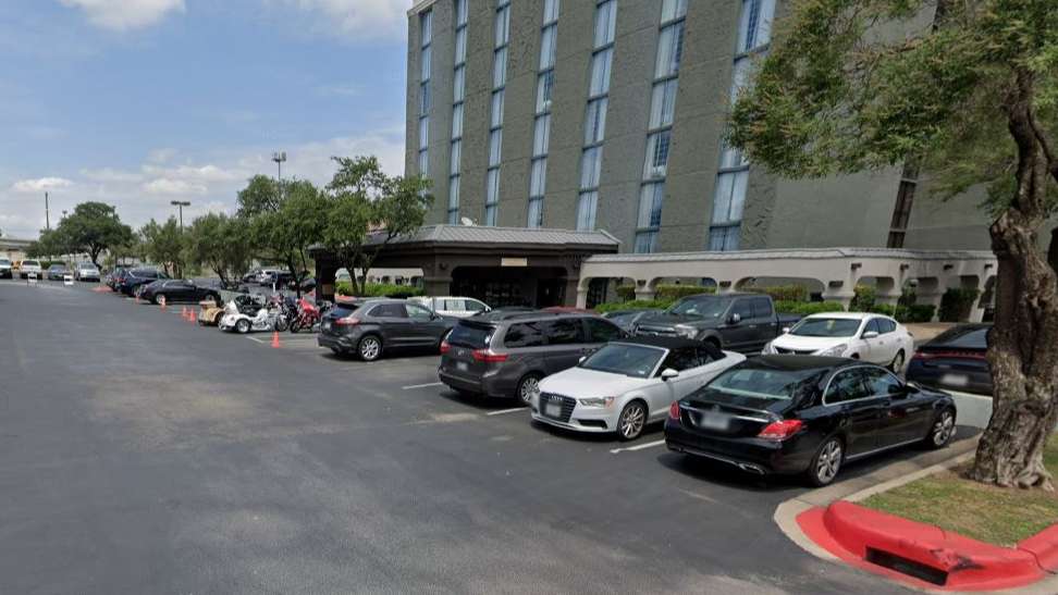 Reserve Embassy Suites AUS Airport Parking (No Shuttle)