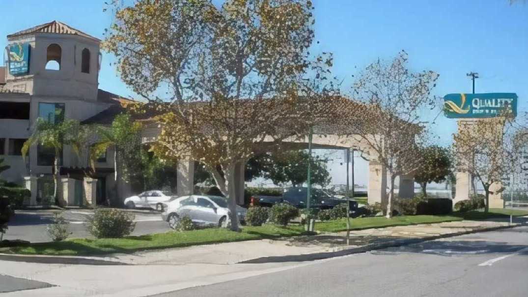 984 West Ventura Boulevard(Quality inn) Parking | Way