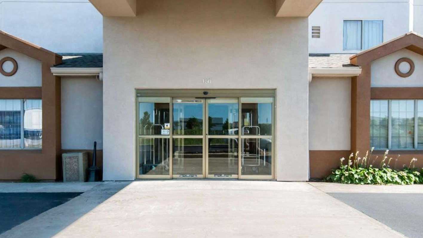 Book Hourly Parking in 150 Fountain Lakes Blvd Parking