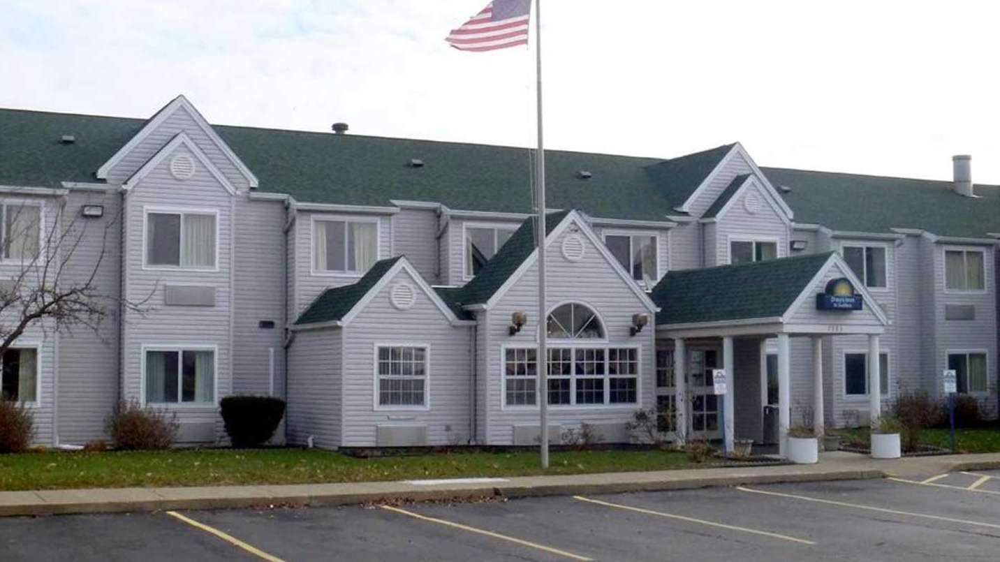 Reserve 7393 South Ave Parking Book and Save