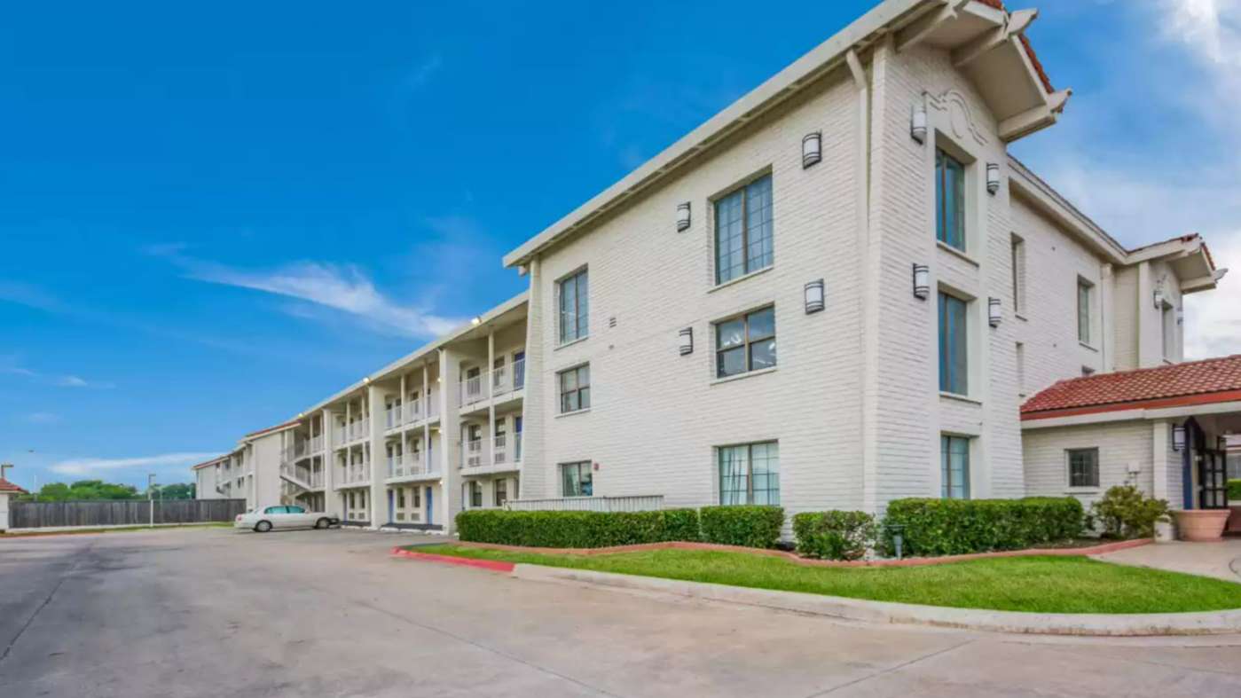 Reserve 5501 Tinker Diagonal St Parking Book and Save