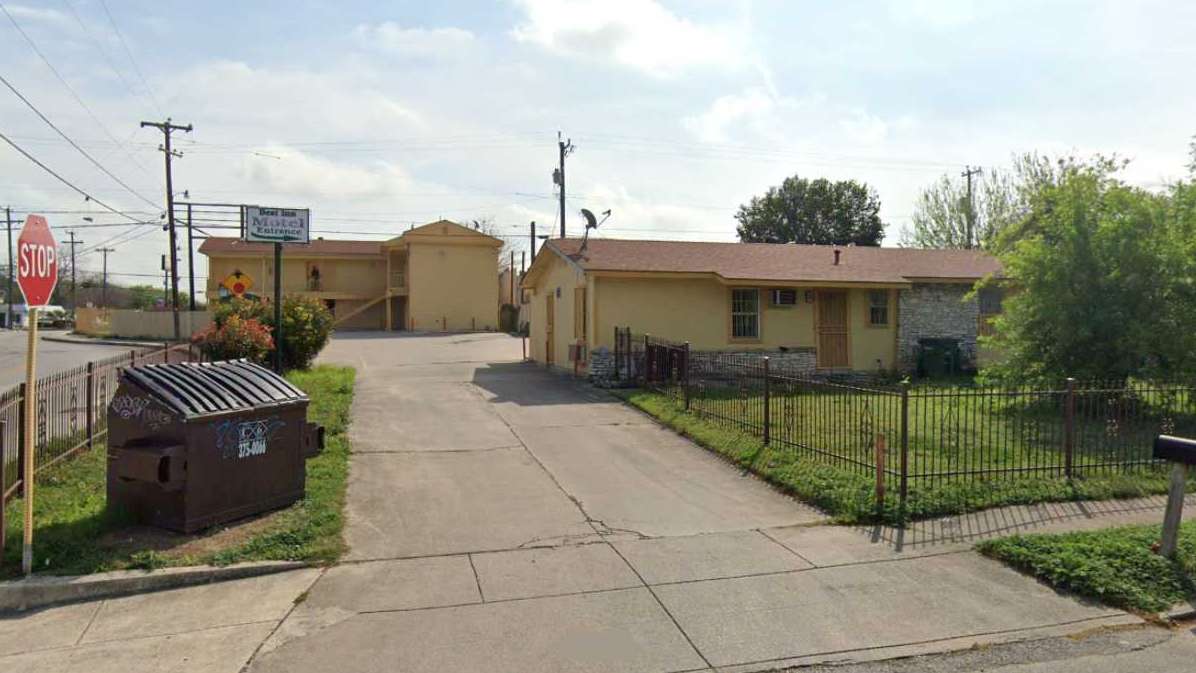 Reserve 6738 Westfield Parking Book and Save