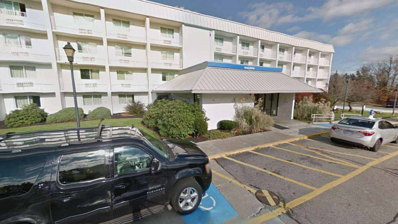 Reserve 65 Newbury St Parking Book and Save