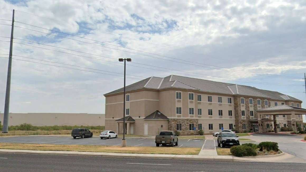 Reserve Comfort Inn and Suites Odessa 801 S Jbs Pkwy Garage Book
