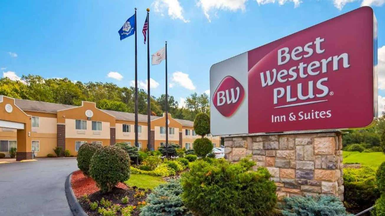 Best Western Plus 2253 Berlin Turnpike Garage Way