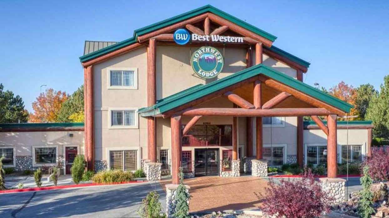Best Western 6989 S Federal Way Garage Way
