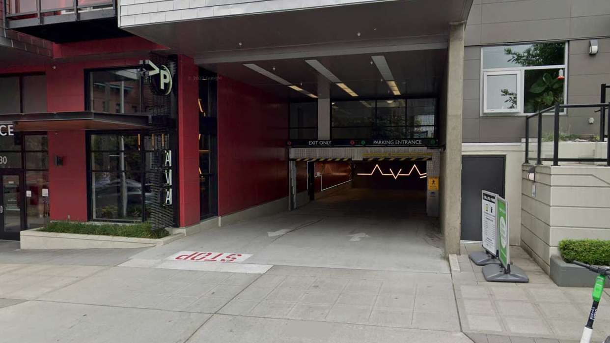 AVA Capitol Hill 00638 1530 Belmont Ave Garage Way