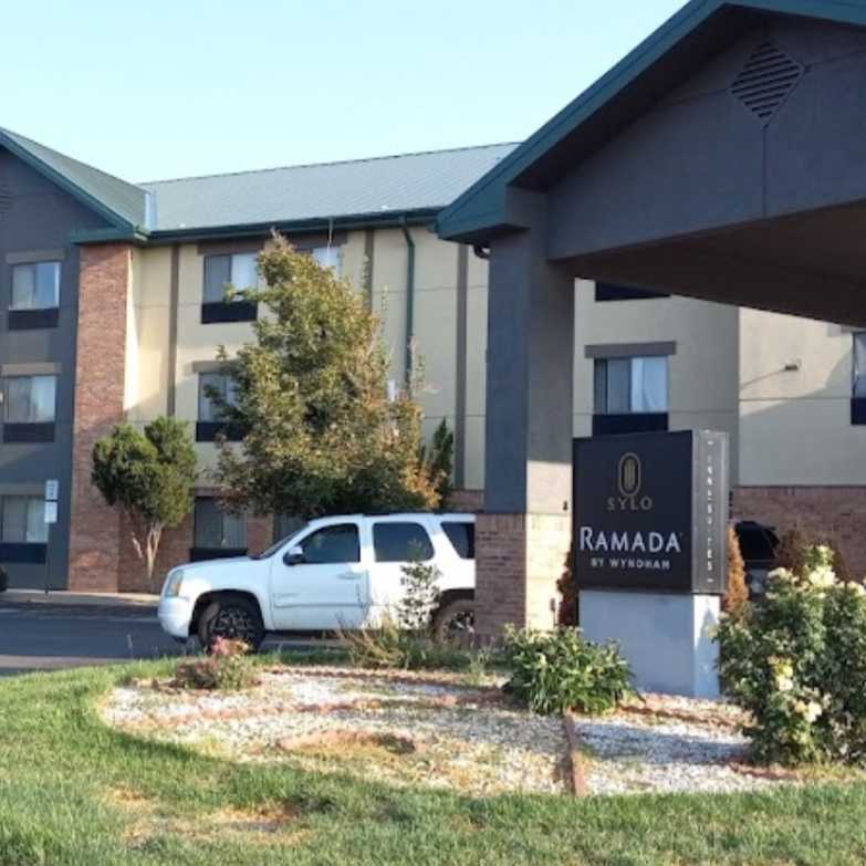 Book Hourly Parking in Sylo Hotel DEN Airport Parking
