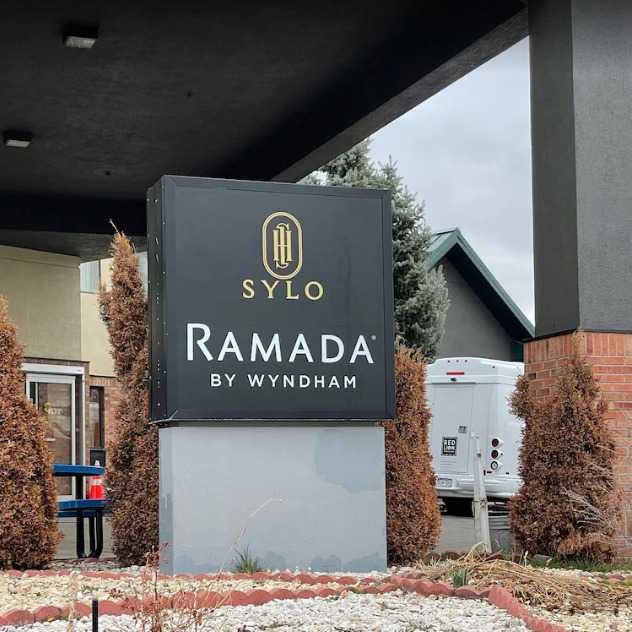 Book Hourly Parking in Sylo Hotel DEN Airport Parking