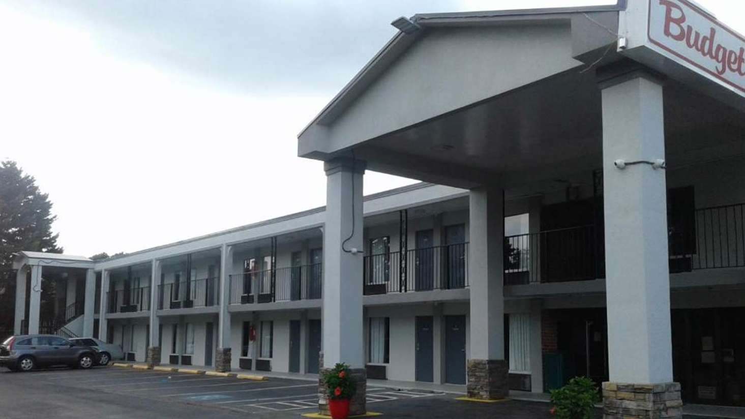 Book Hourly Parking in Budget Inn Express - 5505 SC-187 Garage