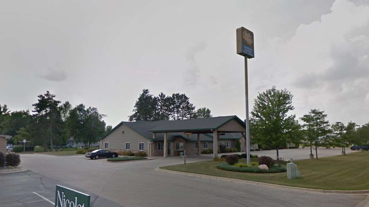 Crivitz Lodge 215 Hall Ave Garage Way