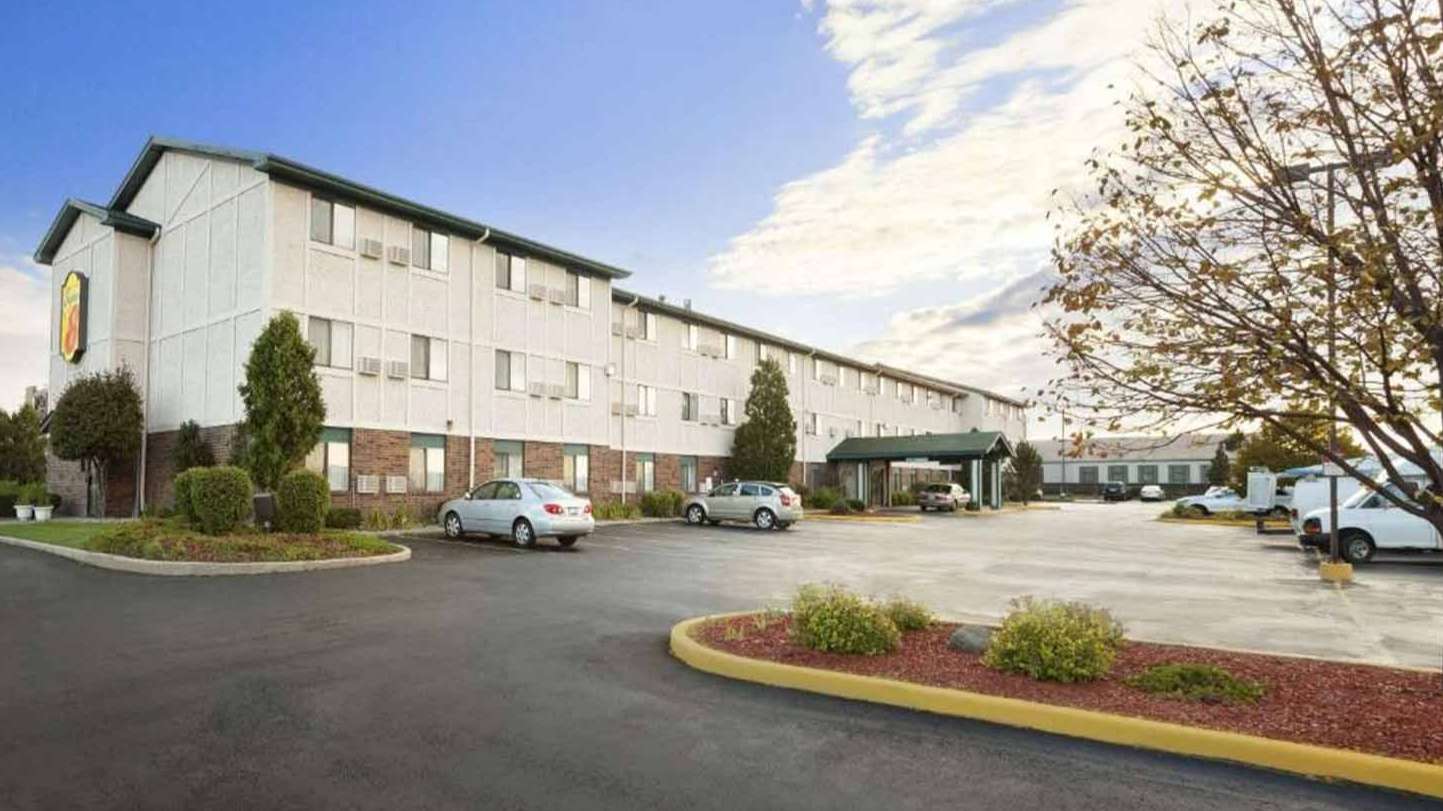 Super 8 5253 S Howell Ave Garage Way