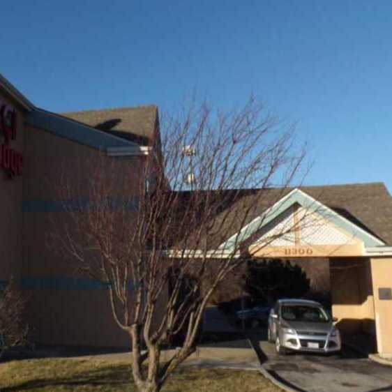 KCI Lodge KCI Airport Parking Way