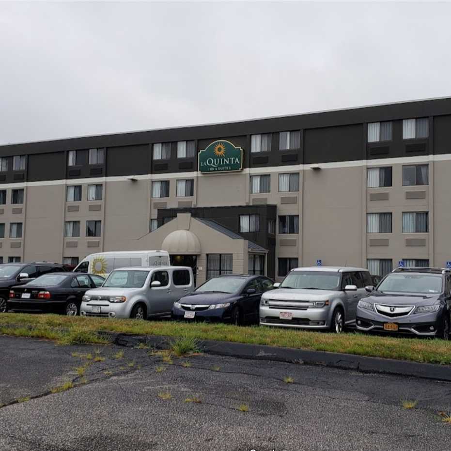 Book La Quinta Inn Suites by Wyndham Warwick Providence Airport parking