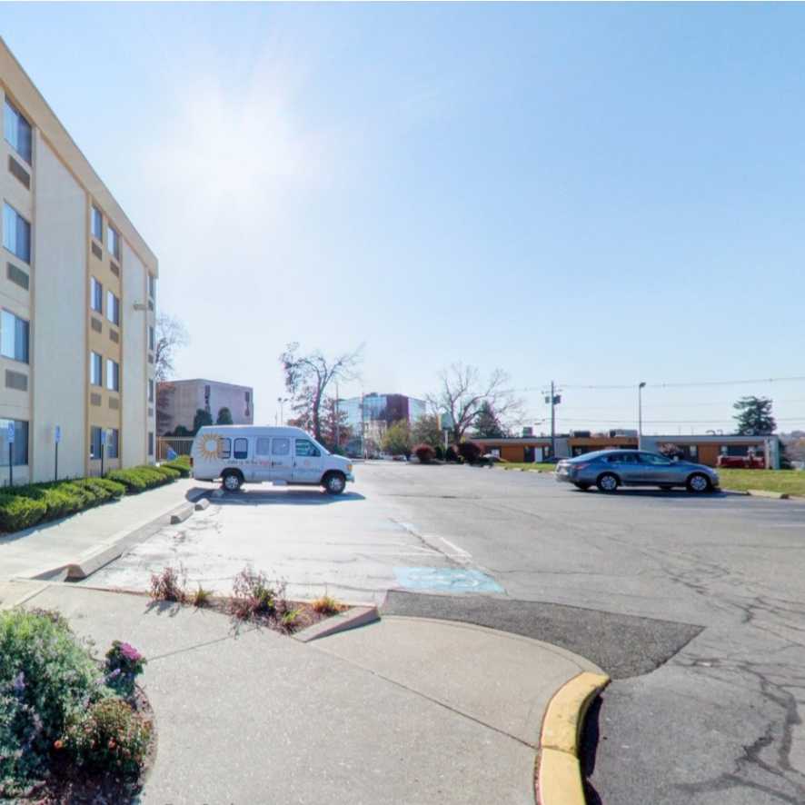 Book La Quinta Inn Suites by Wyndham Warwick Providence Airport parking