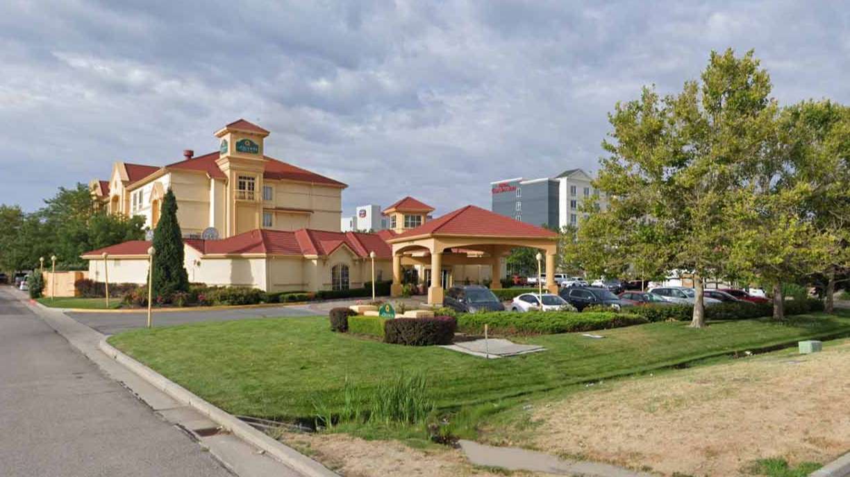 La Quinta Inn 4905 W Wiley Post Way Garage Way