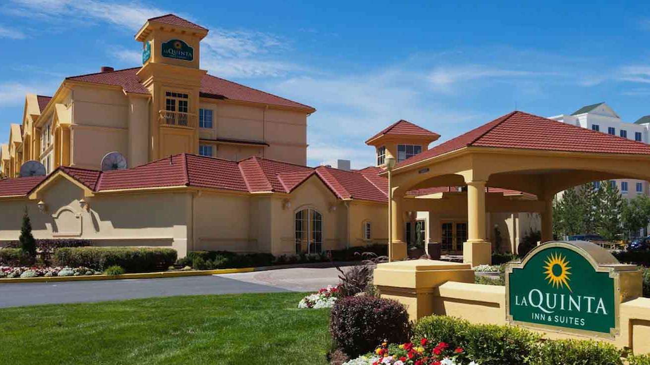 La Quinta Inn 4905 W Wiley Post Way Garage Way