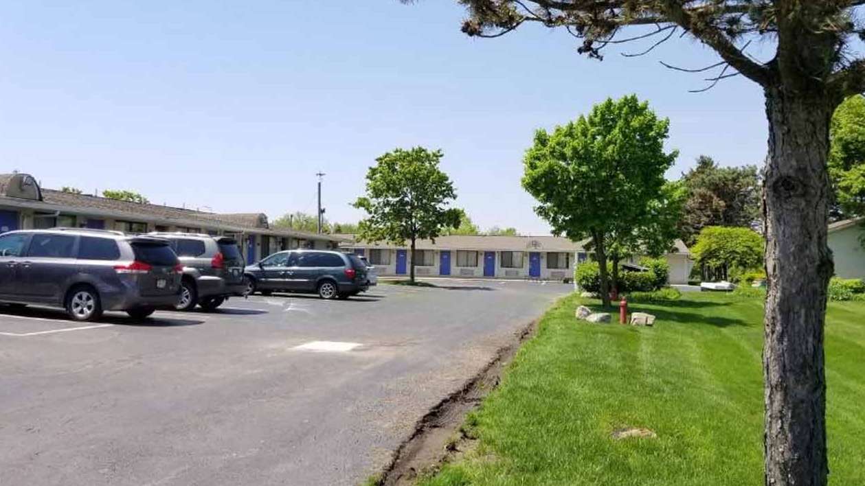 FairBridge Inn I70 EXIT 79 870 ST RT 42 NE Garage Way