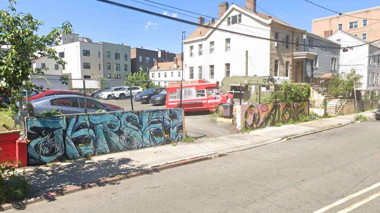 Bob's Parking 181 Academy St Garage Way