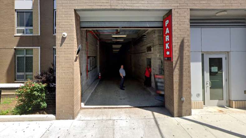 Book Hourly Parking in  1345 Lincoln Place Garage