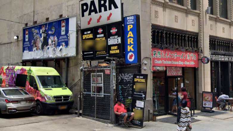 124 W 31st St Garage