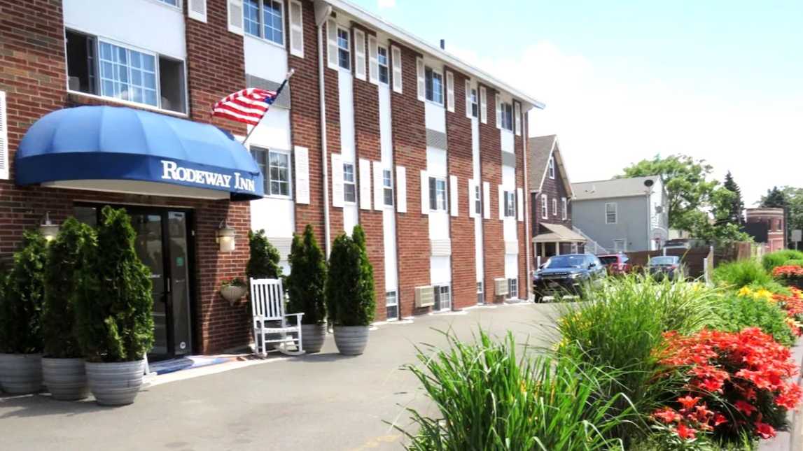 Reserve Rodeway Inn Boston Logan International Airport Parking