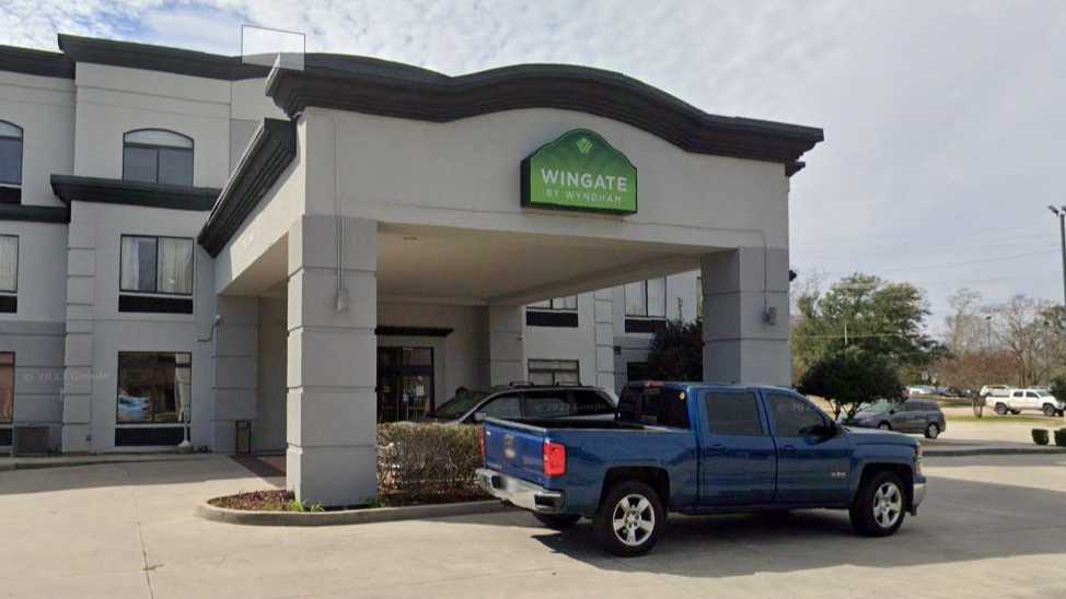Book Hourly Parking in Wingate by Wyndham - Lafayette (LFT) Airport Parking