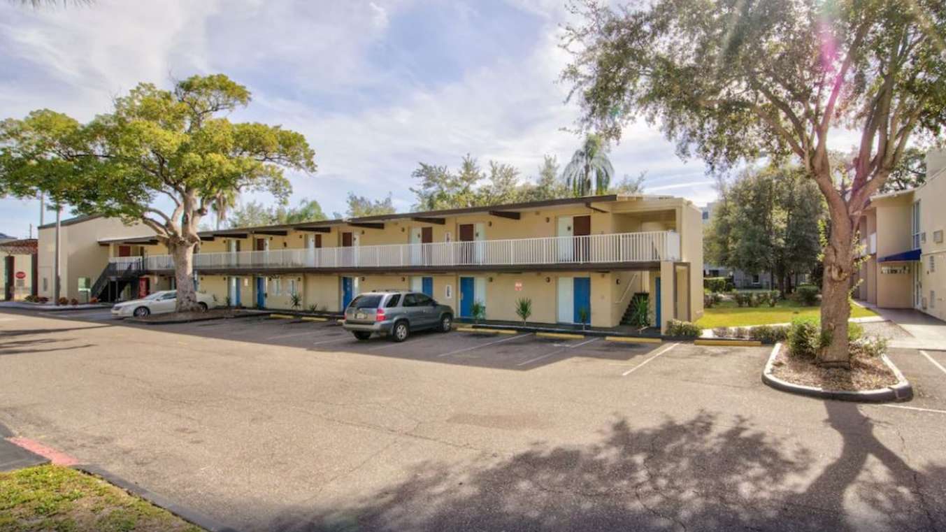 Reserve Clearwater Hotel Parking 20788 US Hwy 19 N Parking Garage Way