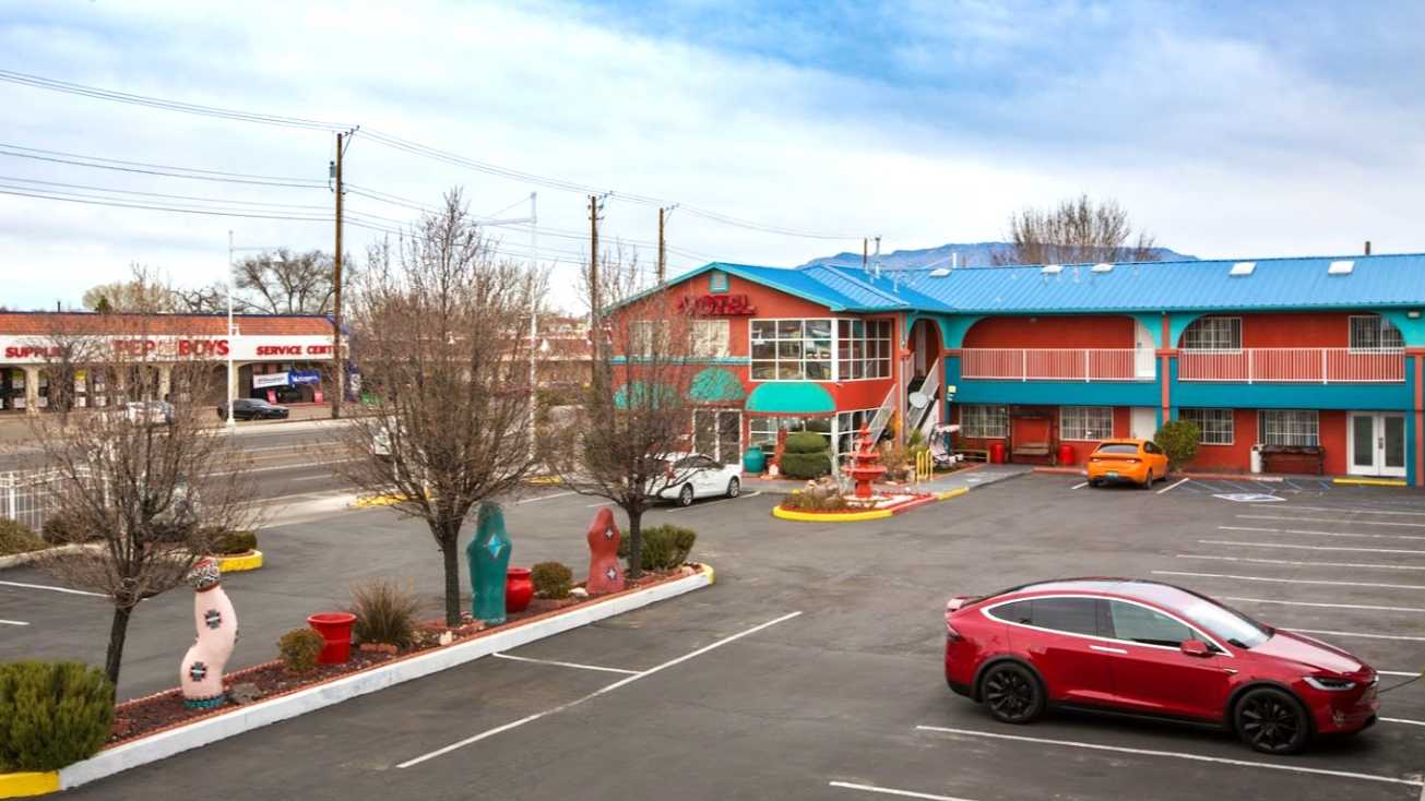 Sandia Peak Inn ABQ Airport Parking Way
