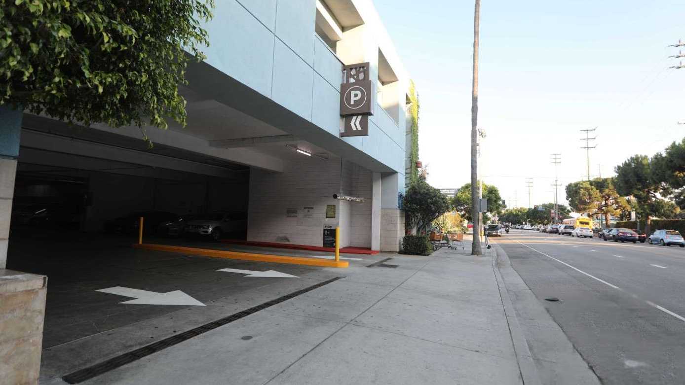 Reserve Premium Parking P1610 11270 W Olympic Blvd Parking Garage Way
