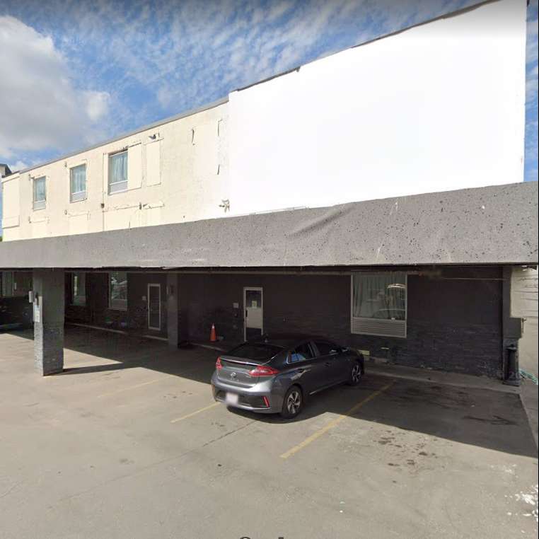 EST Hotel YYZ Airport Parking Way