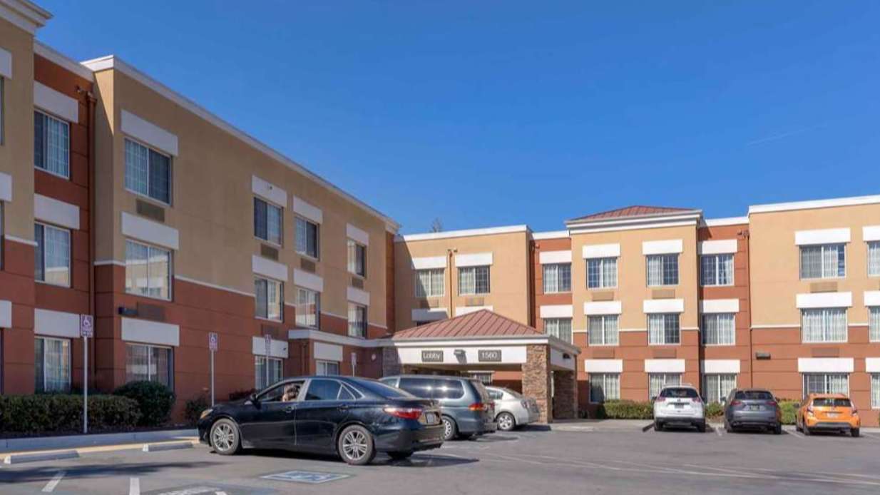 SJC Parking San Jose Airport Parking From 7 Free Shuttles