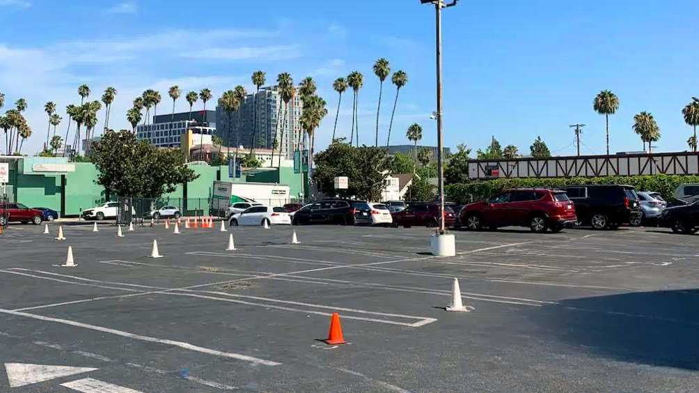 Book Hourly Parking in 6104 Hollywood Blvd Parking