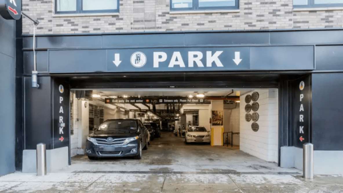 363 Bond St Parking