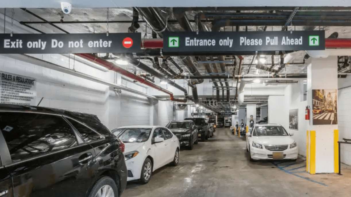 363 Bond St Parking