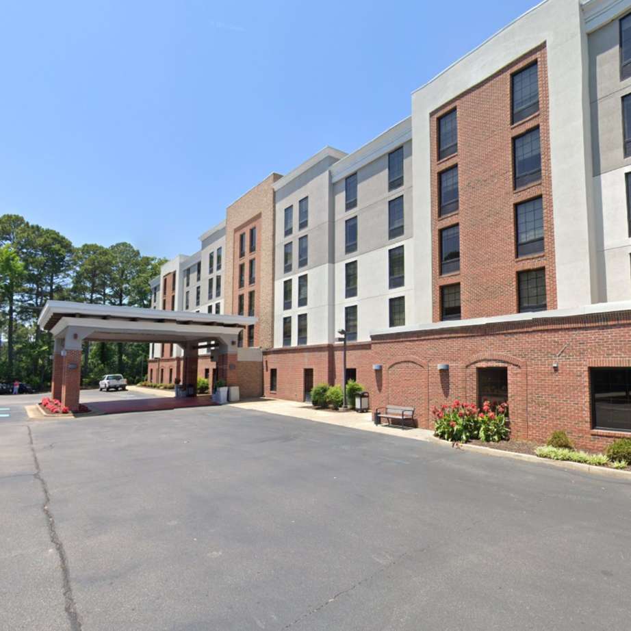 Holiday Inn Express & Suites PHF Airport Parking | Way