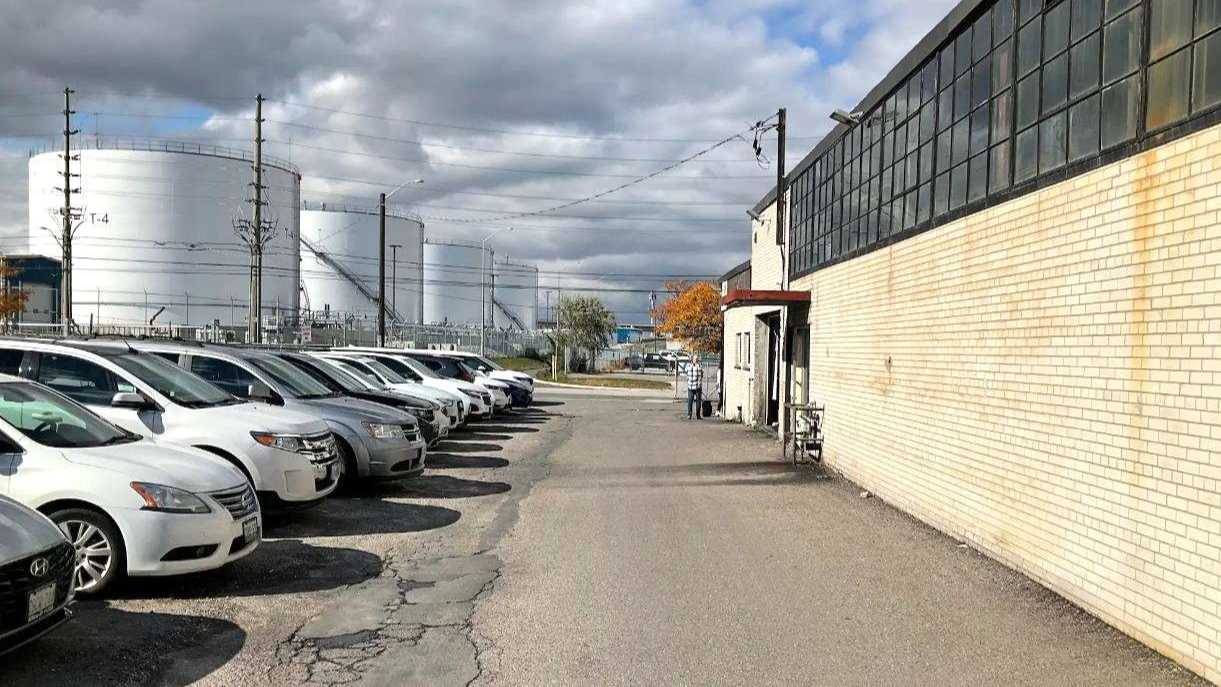 EZ Toronto Airport PARK and FLY Parking Way