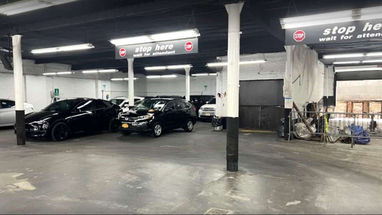 225 West 49th St Manhattan Cruise Parking Way