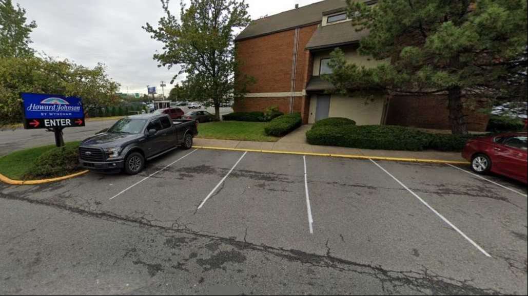 Howard Johnson Inn Cape Liberty Cruise Parking Way