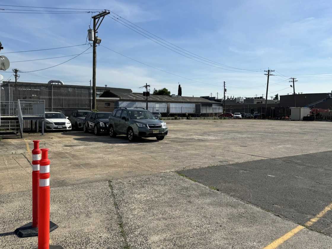 Royal EWR Airport Parking Way